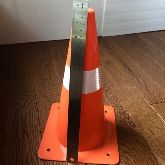 4 Orange Safety Cones Reflective Distancing - Picture 9 of 12